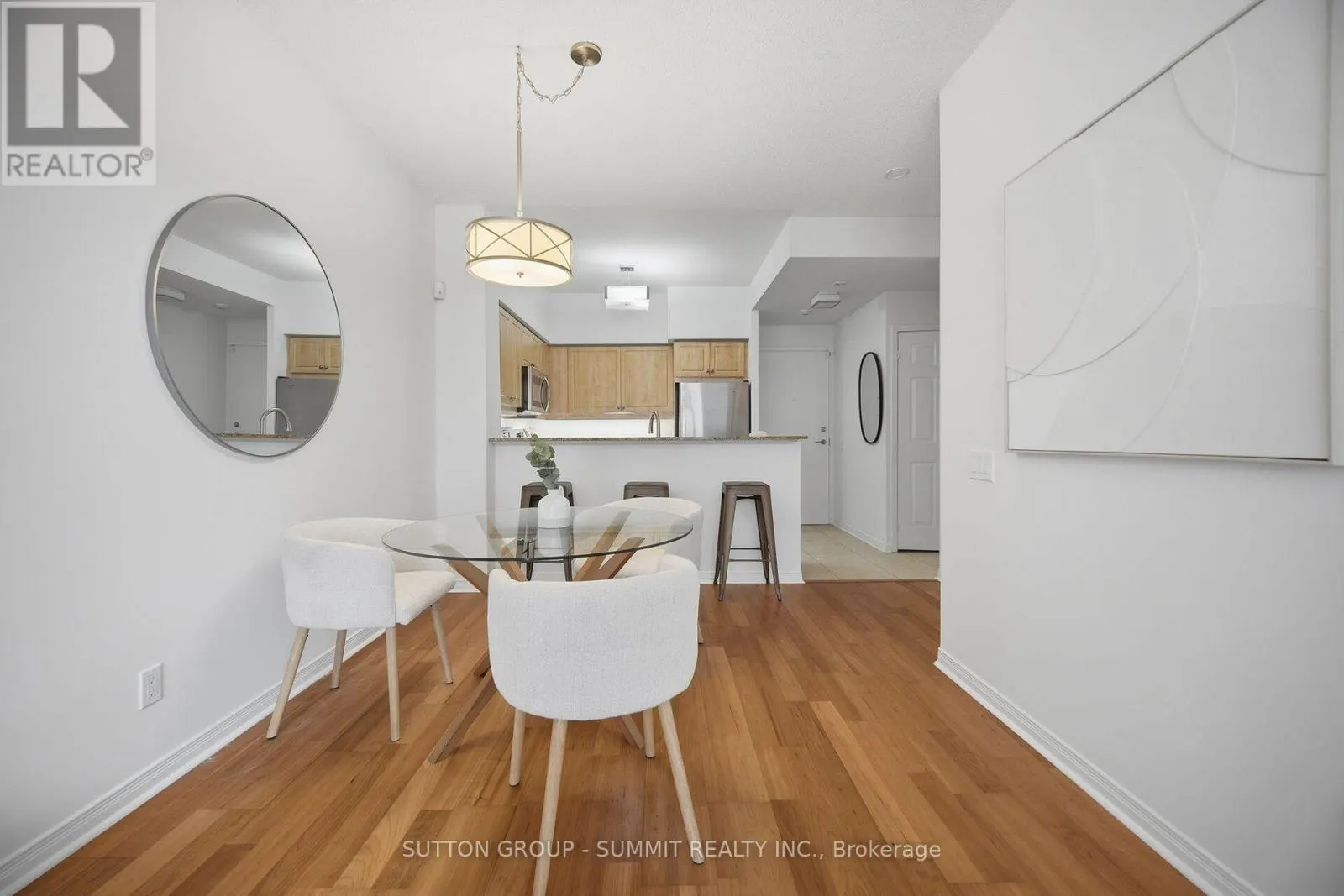 205 - 455 ROSEWELL AVENUE