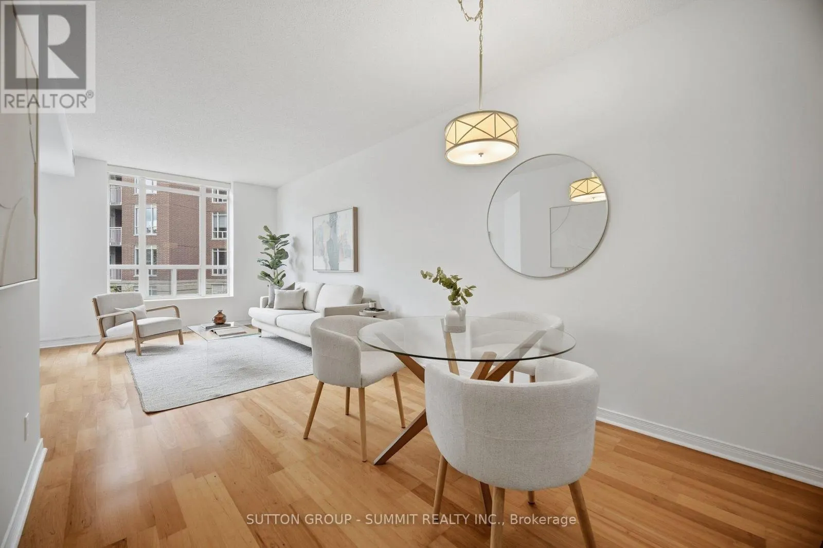 205 - 455 ROSEWELL AVENUE