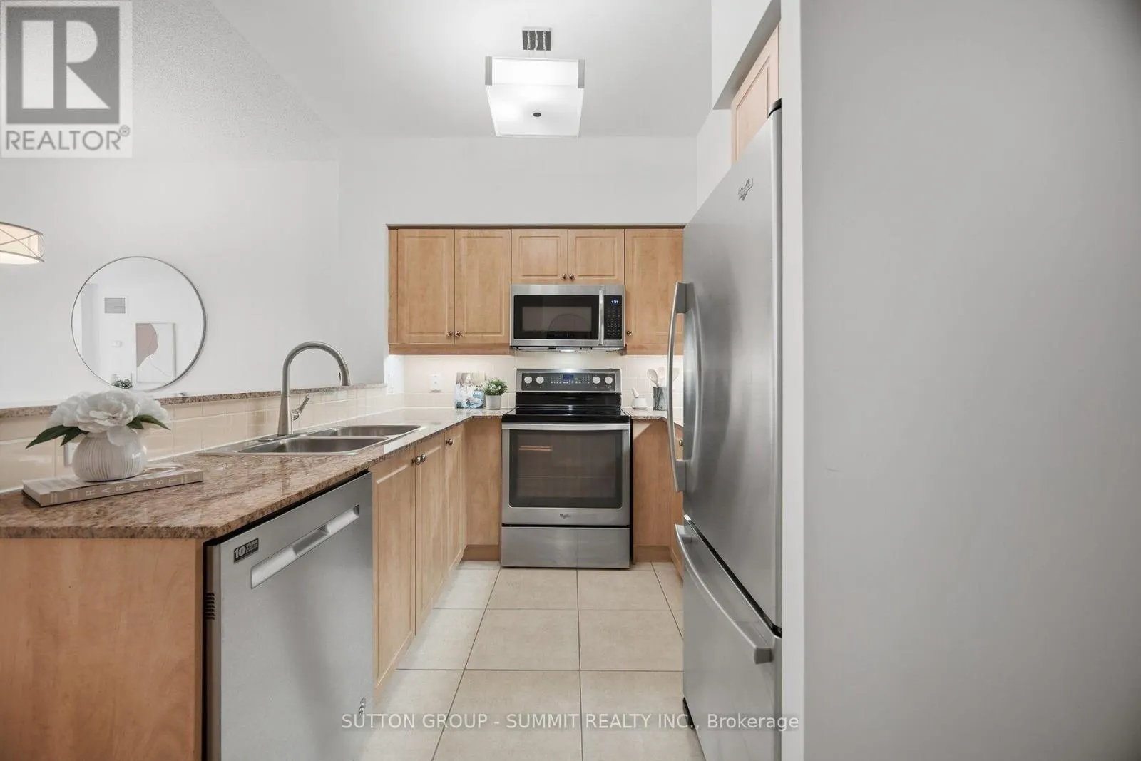 205 - 455 ROSEWELL AVENUE