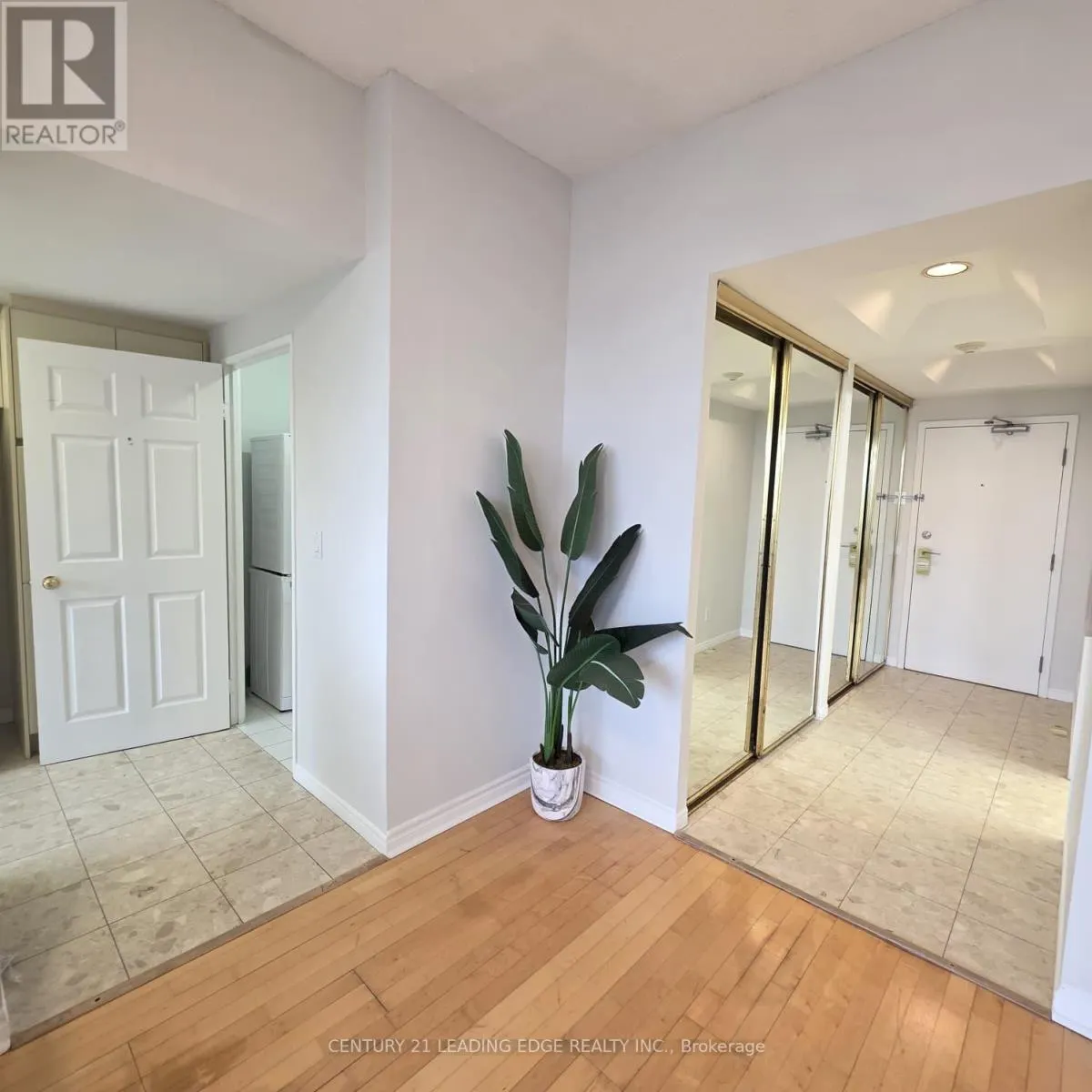 2408 - 7 BISHOP AVENUE