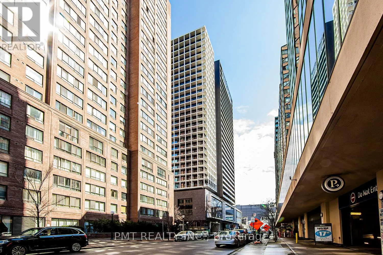 1901 - 20 EDWARD STREET