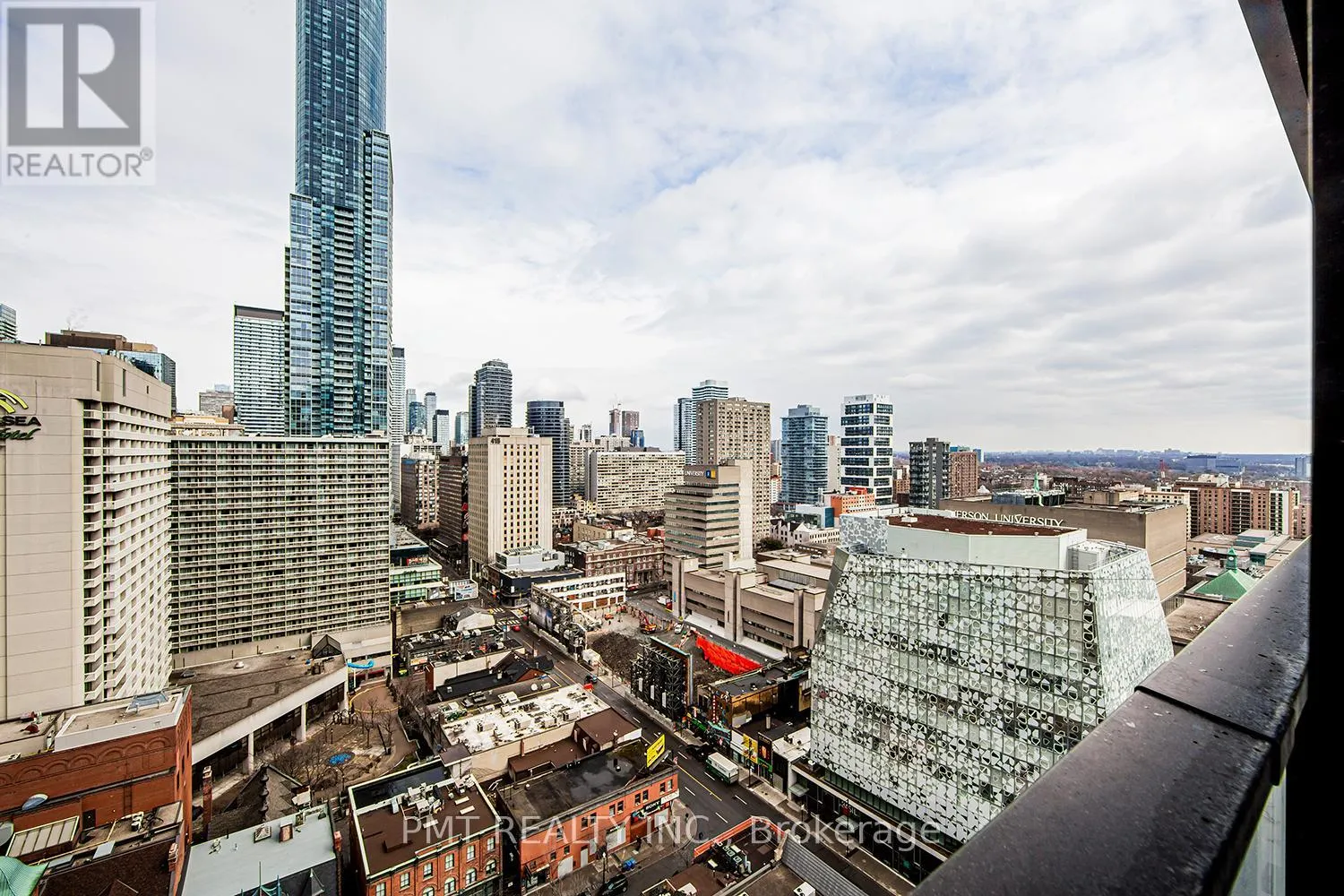1901 - 20 EDWARD STREET