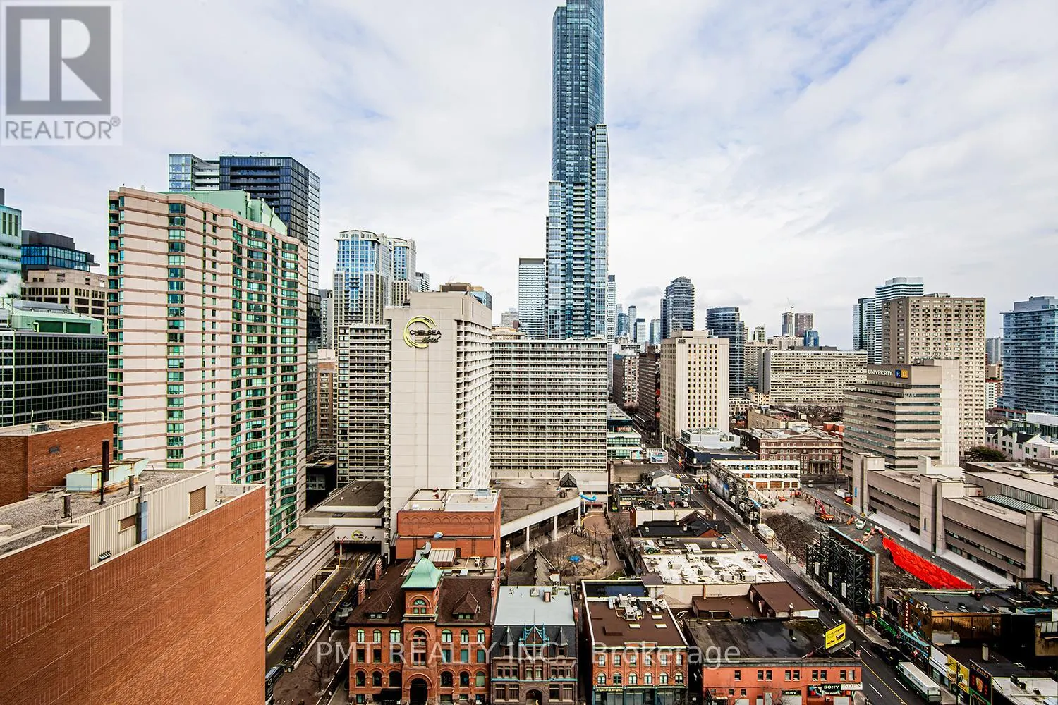 1901 - 20 EDWARD STREET