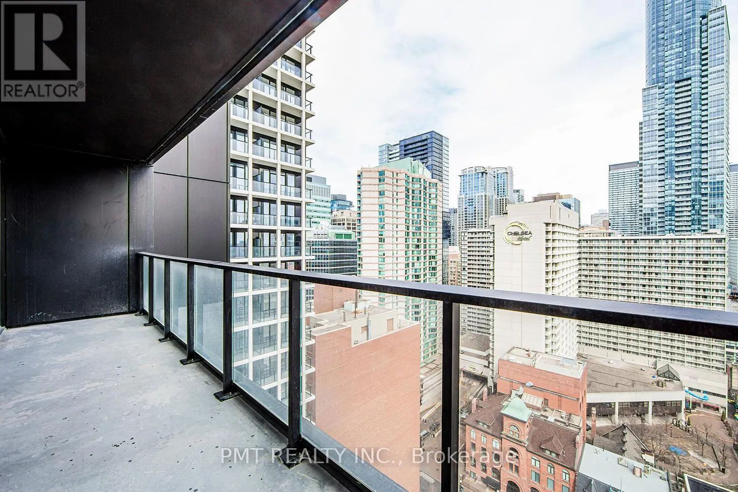 1901 - 20 EDWARD STREET
