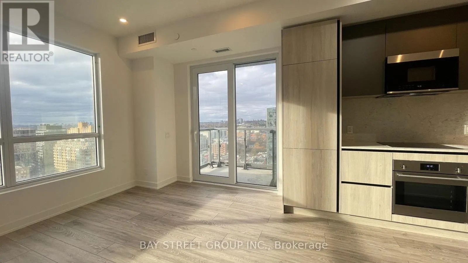 2111 - 108 PETER STREET