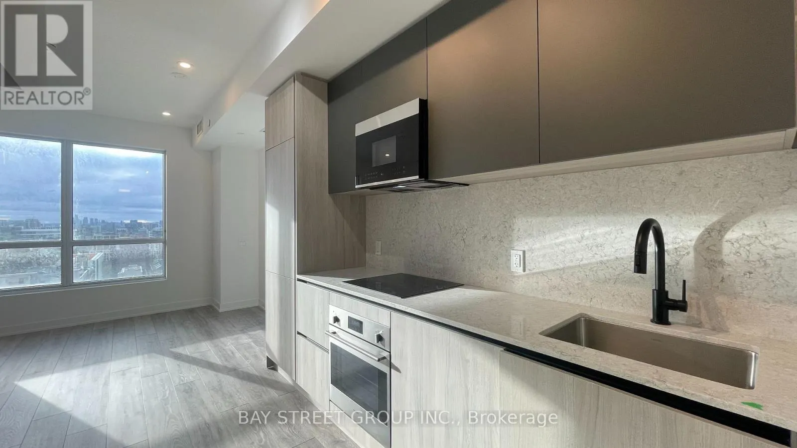 2111 - 108 PETER STREET