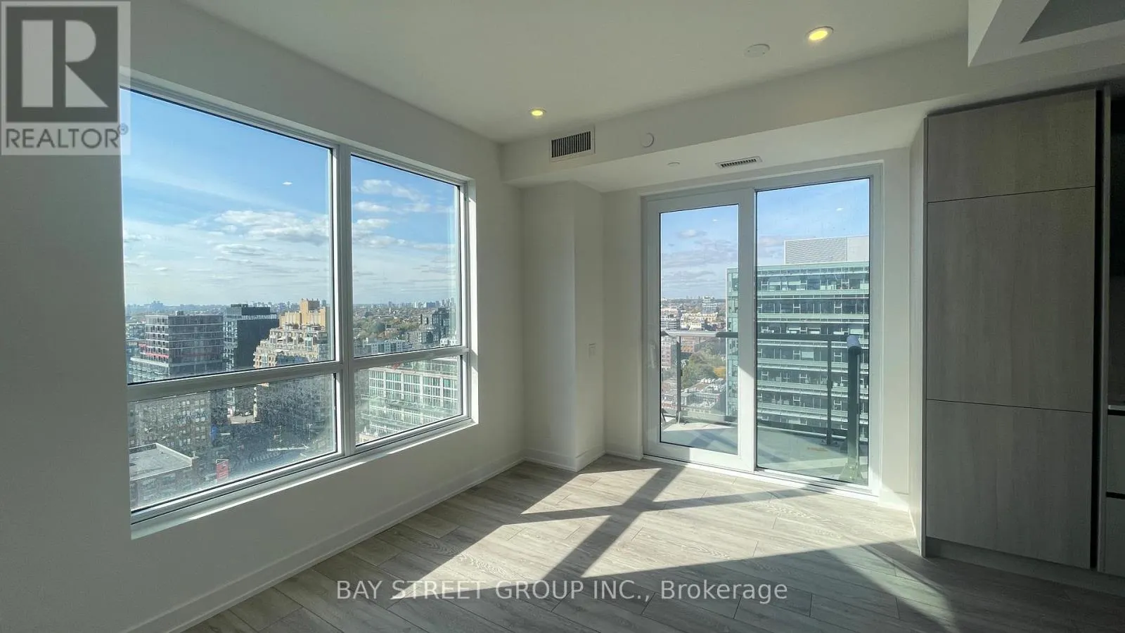2111 - 108 PETER STREET