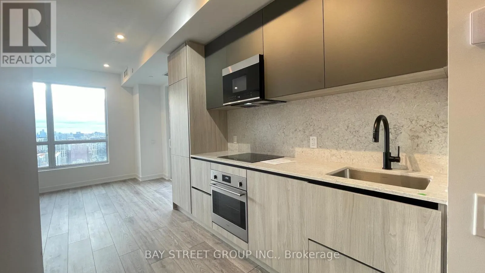 2111 - 108 PETER STREET