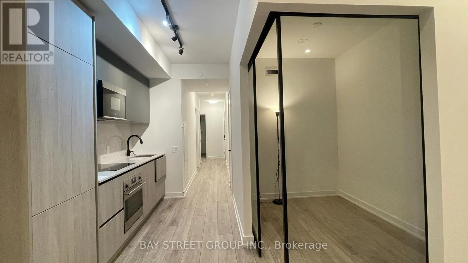 2111 - 108 PETER STREET