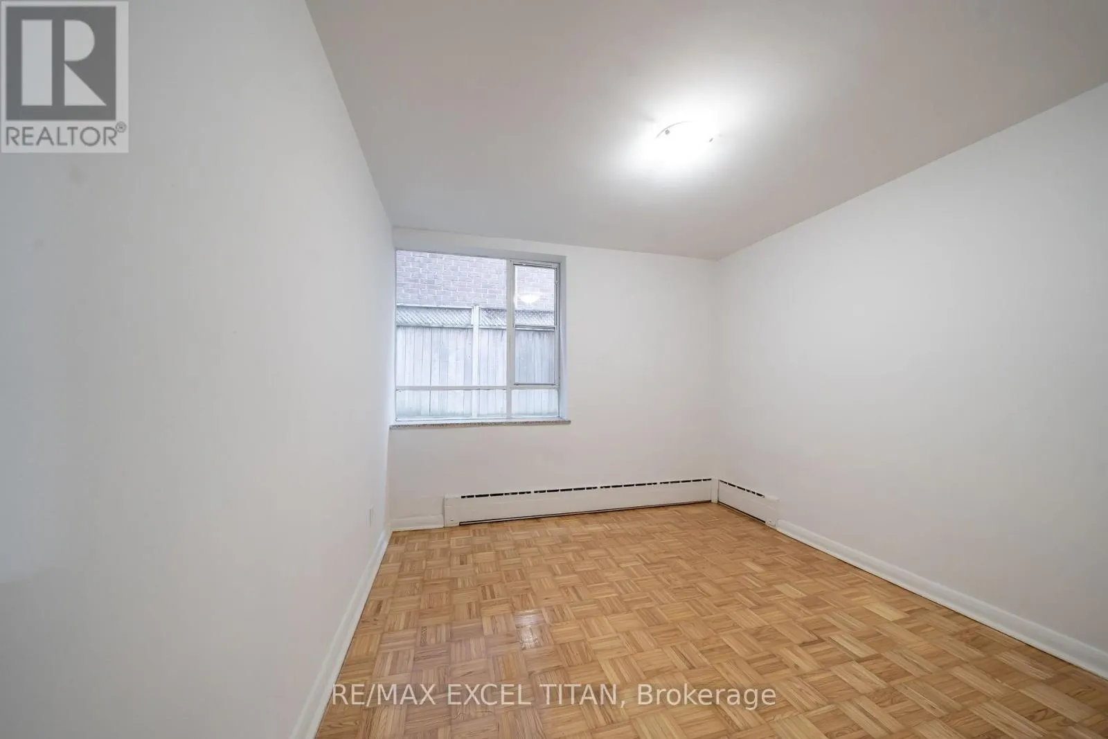 111 - 77 ERSKINE AVENUE