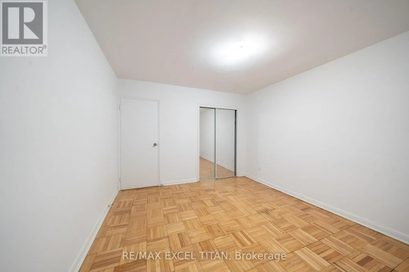 111 - 77 ERSKINE AVENUE
