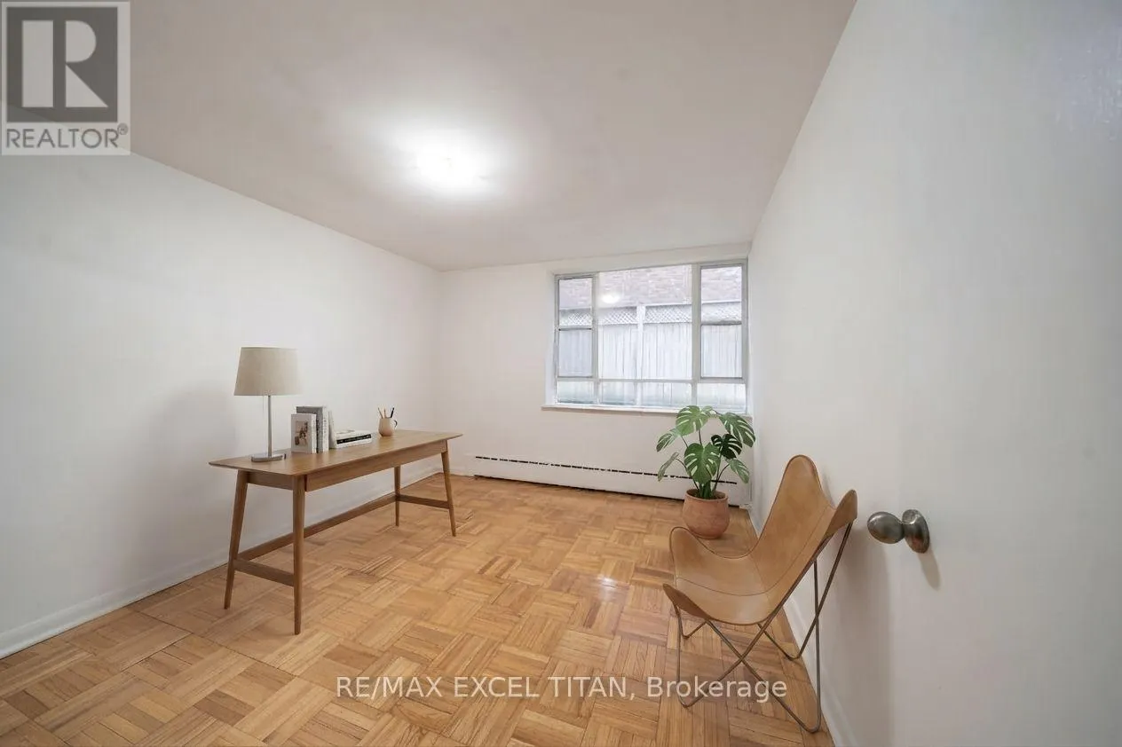 111 - 77 ERSKINE AVENUE