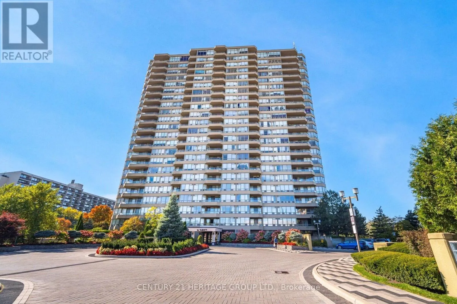 910 - 10 TORRESDALE AVENUE