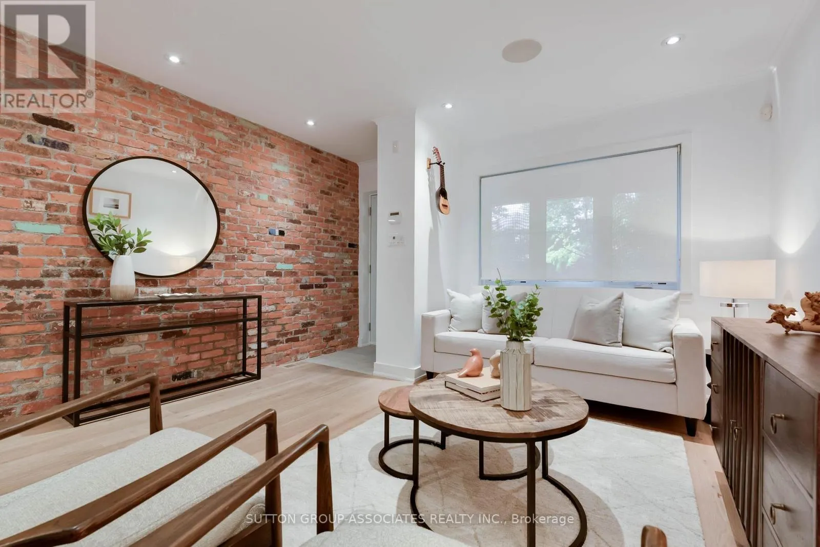 101 WINNETT AVENUE