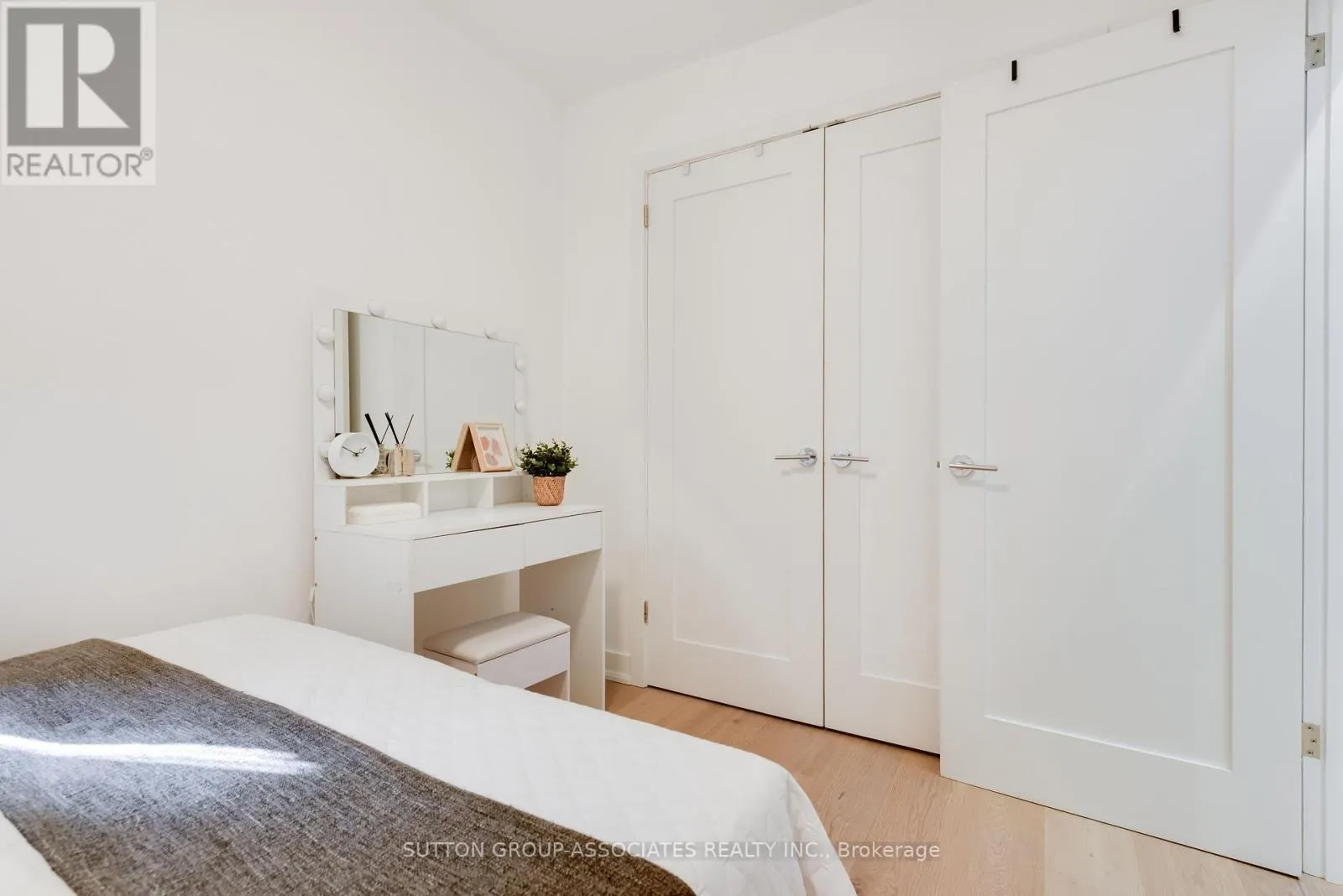 101 WINNETT AVENUE