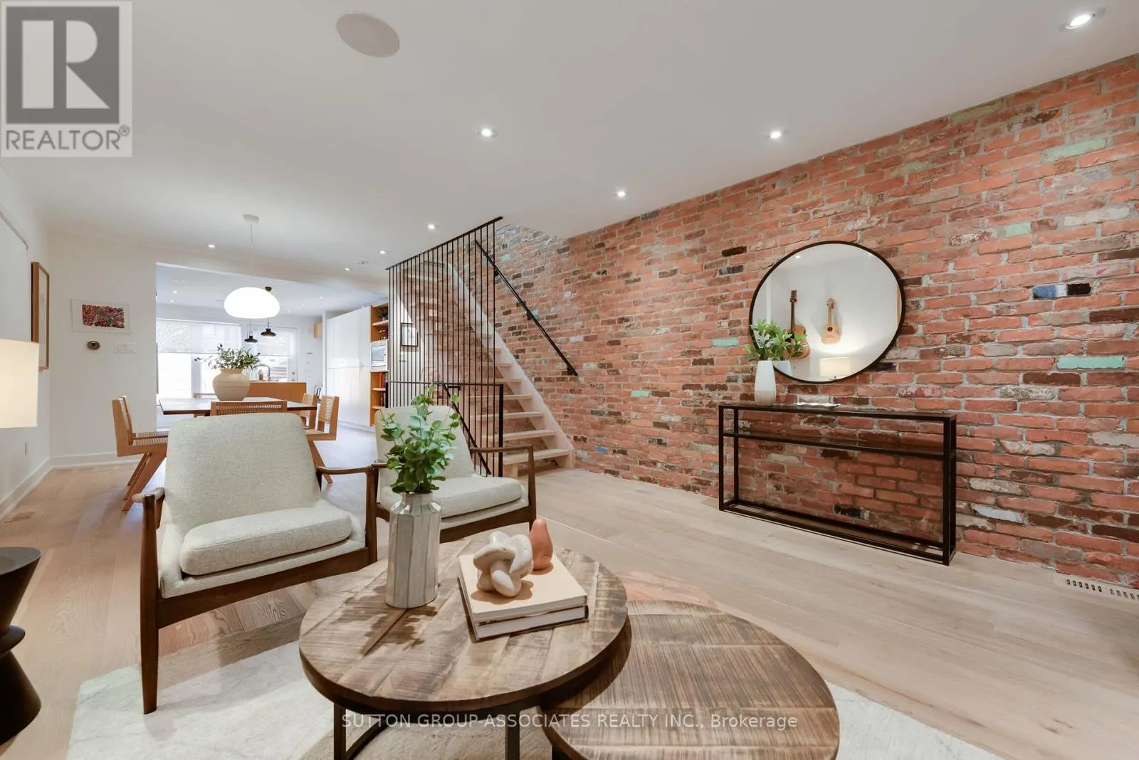 101 WINNETT AVENUE