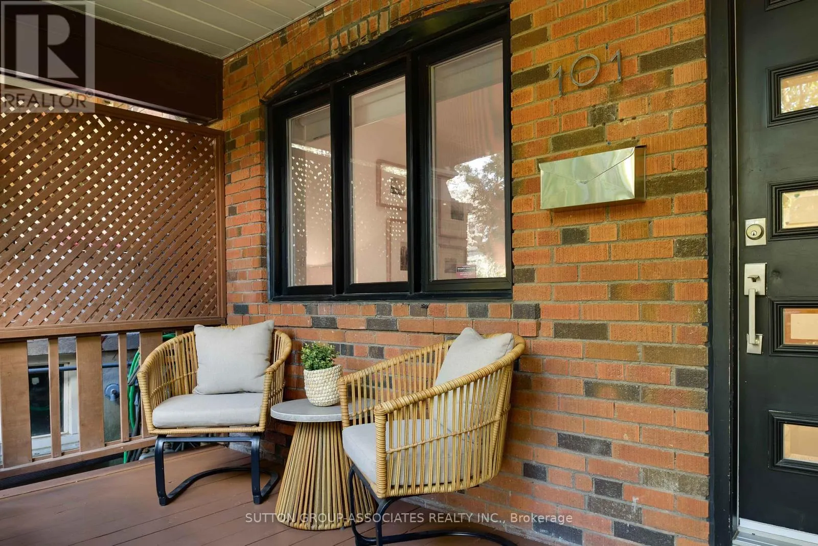 101 WINNETT AVENUE