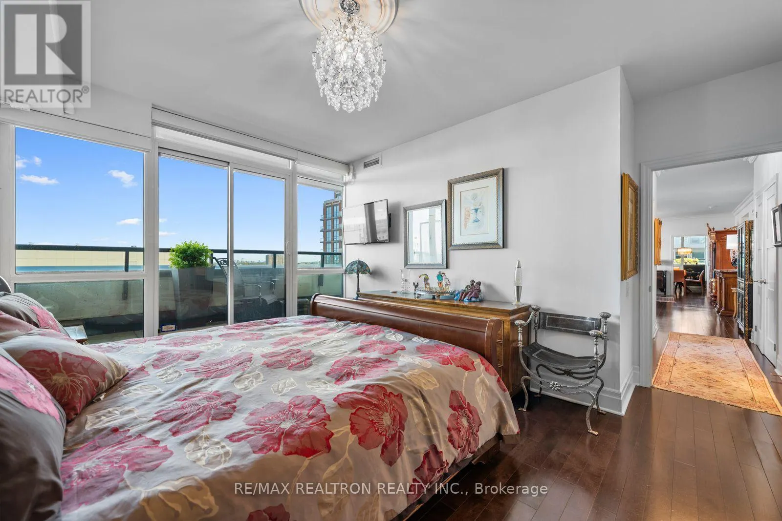 1108 - 525 WILSON AVENUE