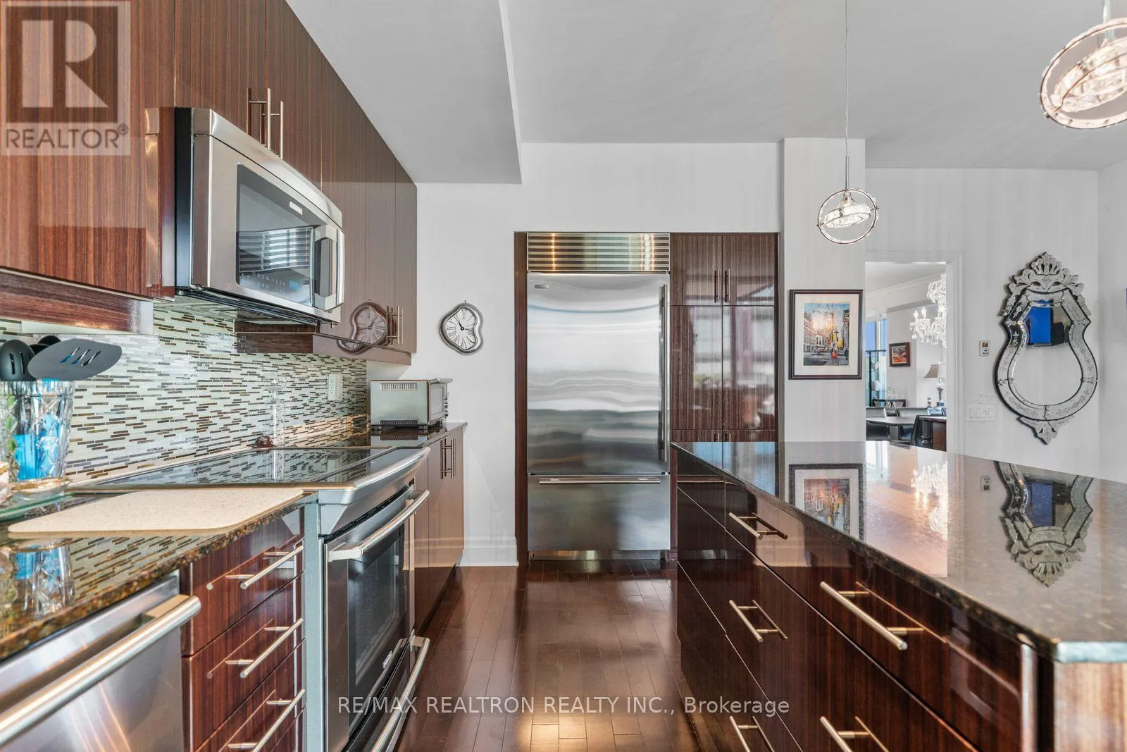 1108 - 525 WILSON AVENUE