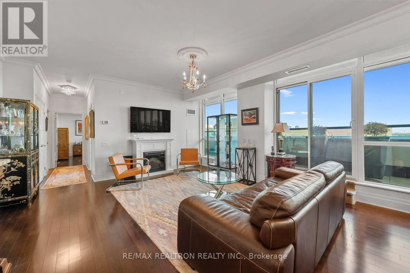 1108 - 525 WILSON AVENUE