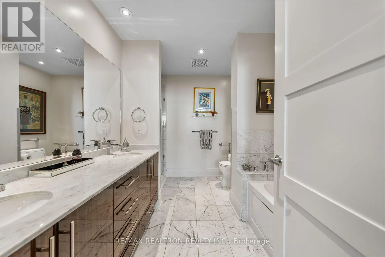 1108 - 525 WILSON AVENUE