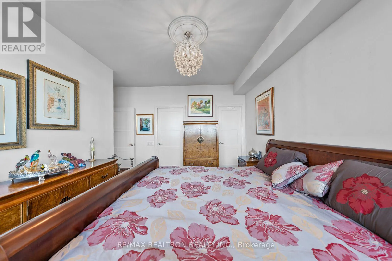 1108 - 525 WILSON AVENUE