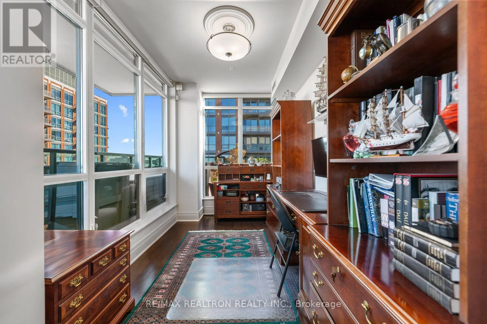 1108 - 525 WILSON AVENUE