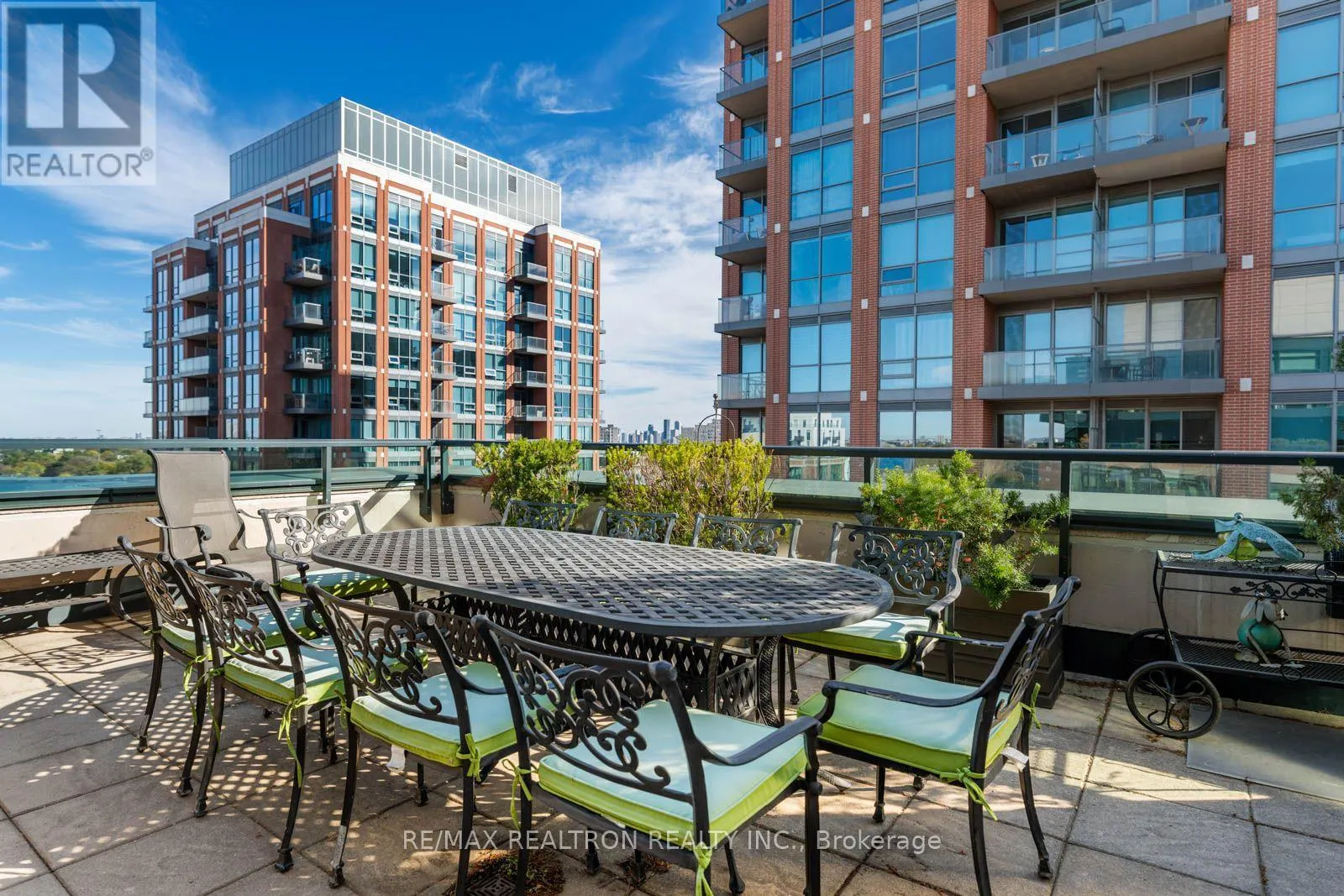 1108 - 525 WILSON AVENUE