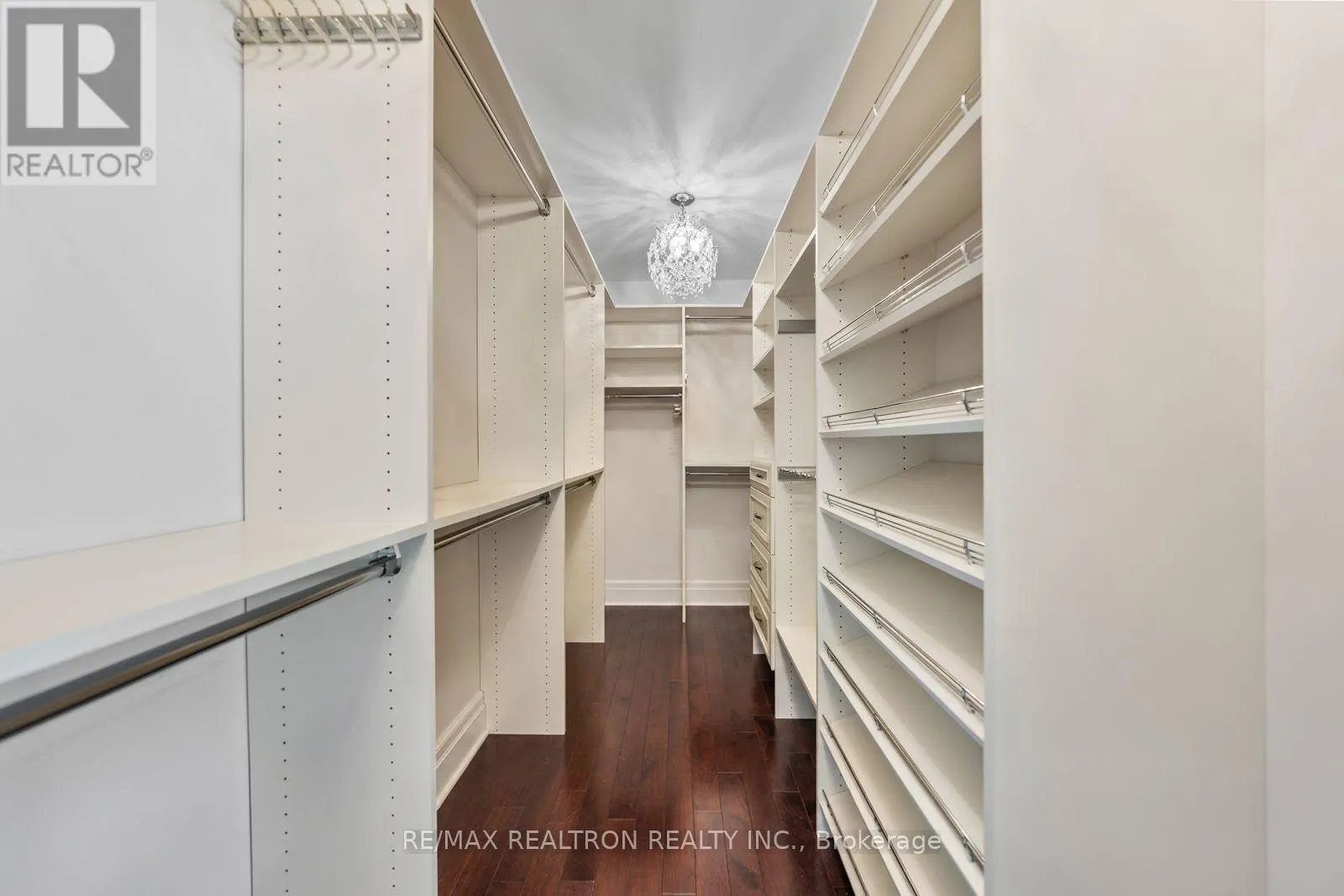 1108 - 525 WILSON AVENUE