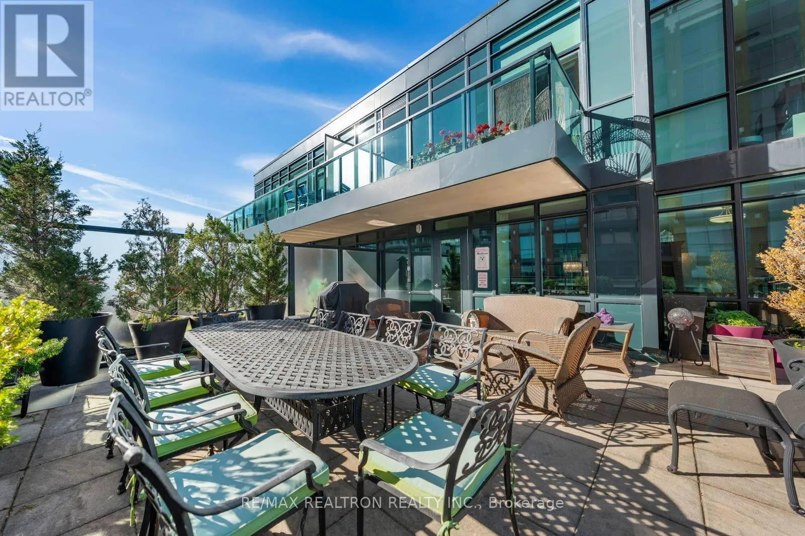 1108 - 525 WILSON AVENUE