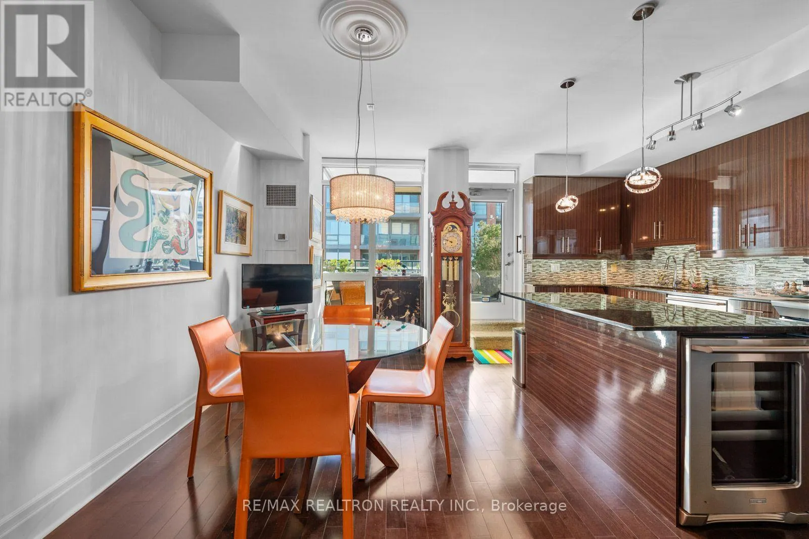1108 - 525 WILSON AVENUE
