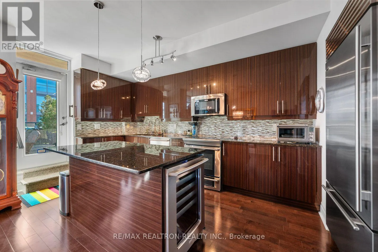 1108 - 525 WILSON AVENUE