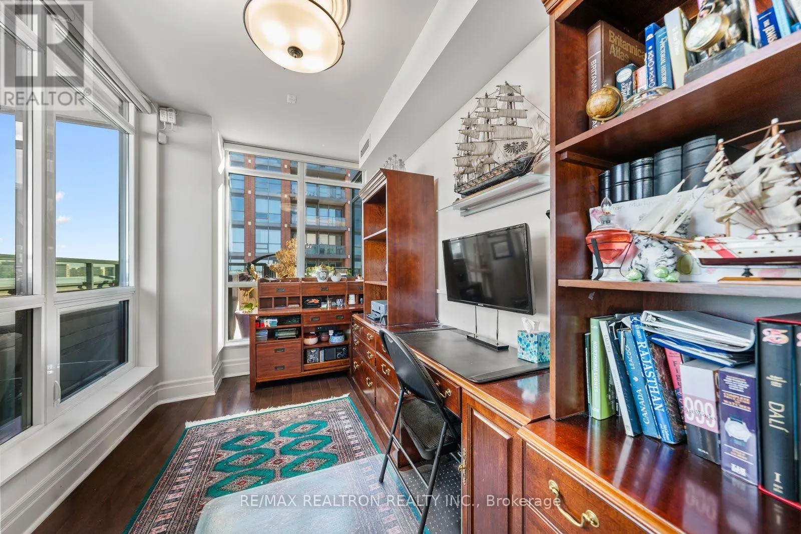 1108 - 525 WILSON AVENUE