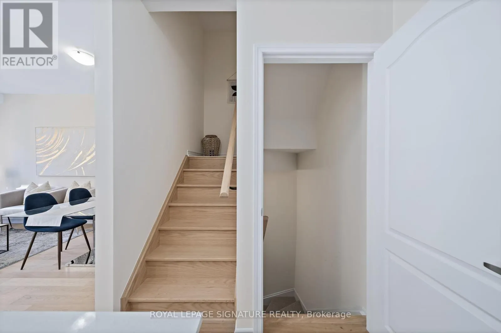 42 - 30 CURLEW DRIVE