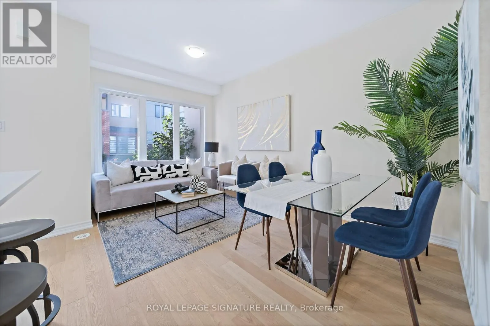 42 - 30 CURLEW DRIVE