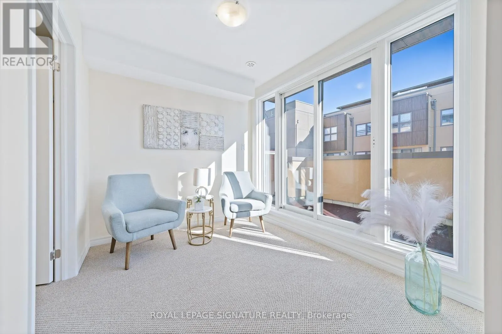 42 - 30 CURLEW DRIVE