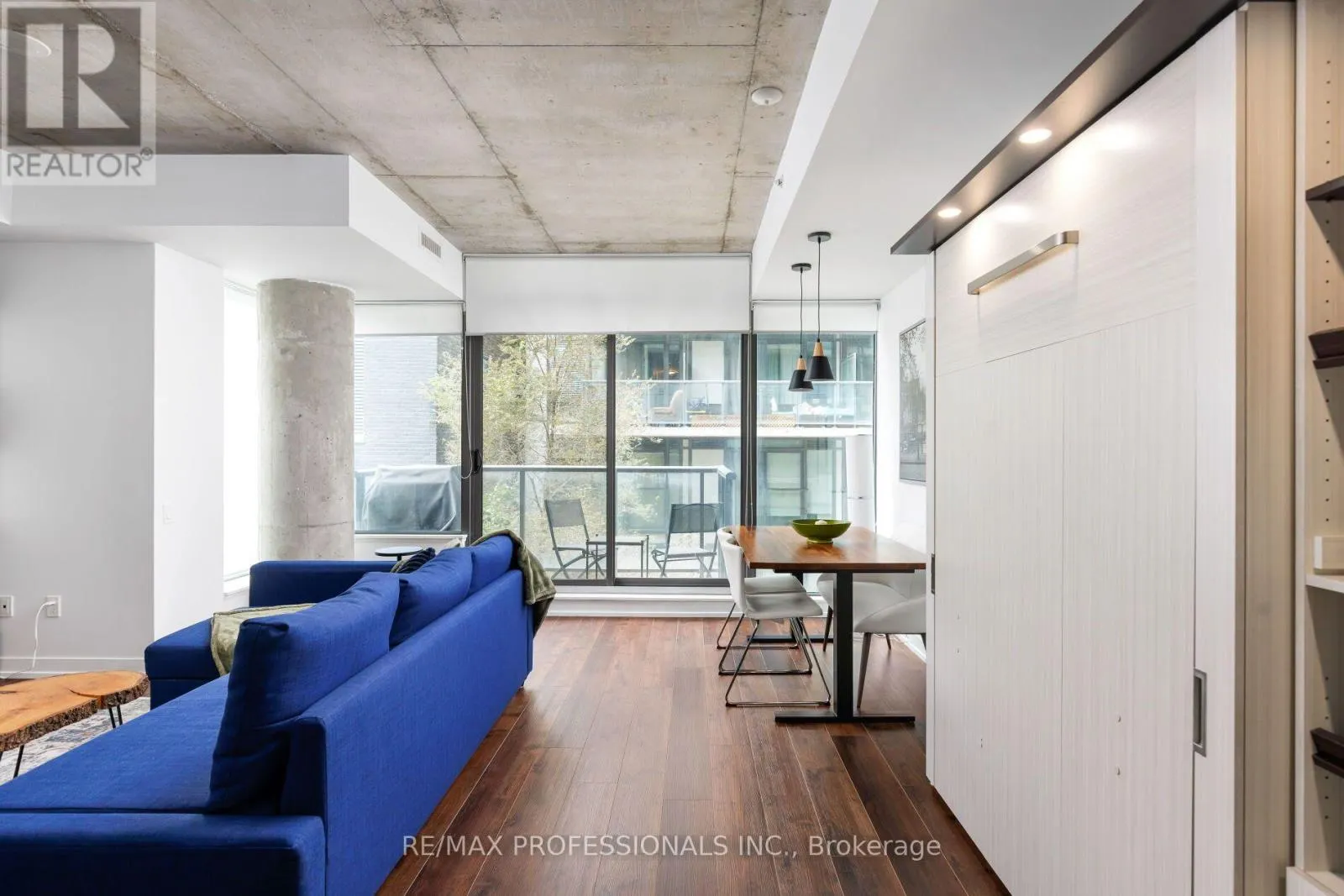 226 - 560 KING STREET W