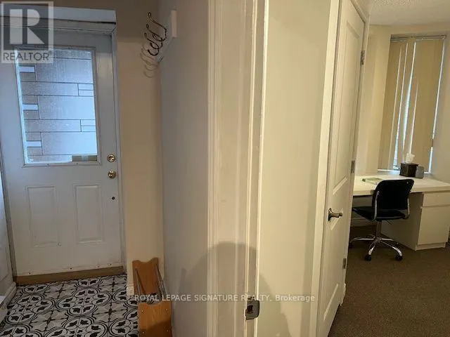 LOWER - 208 CARLTON STREET