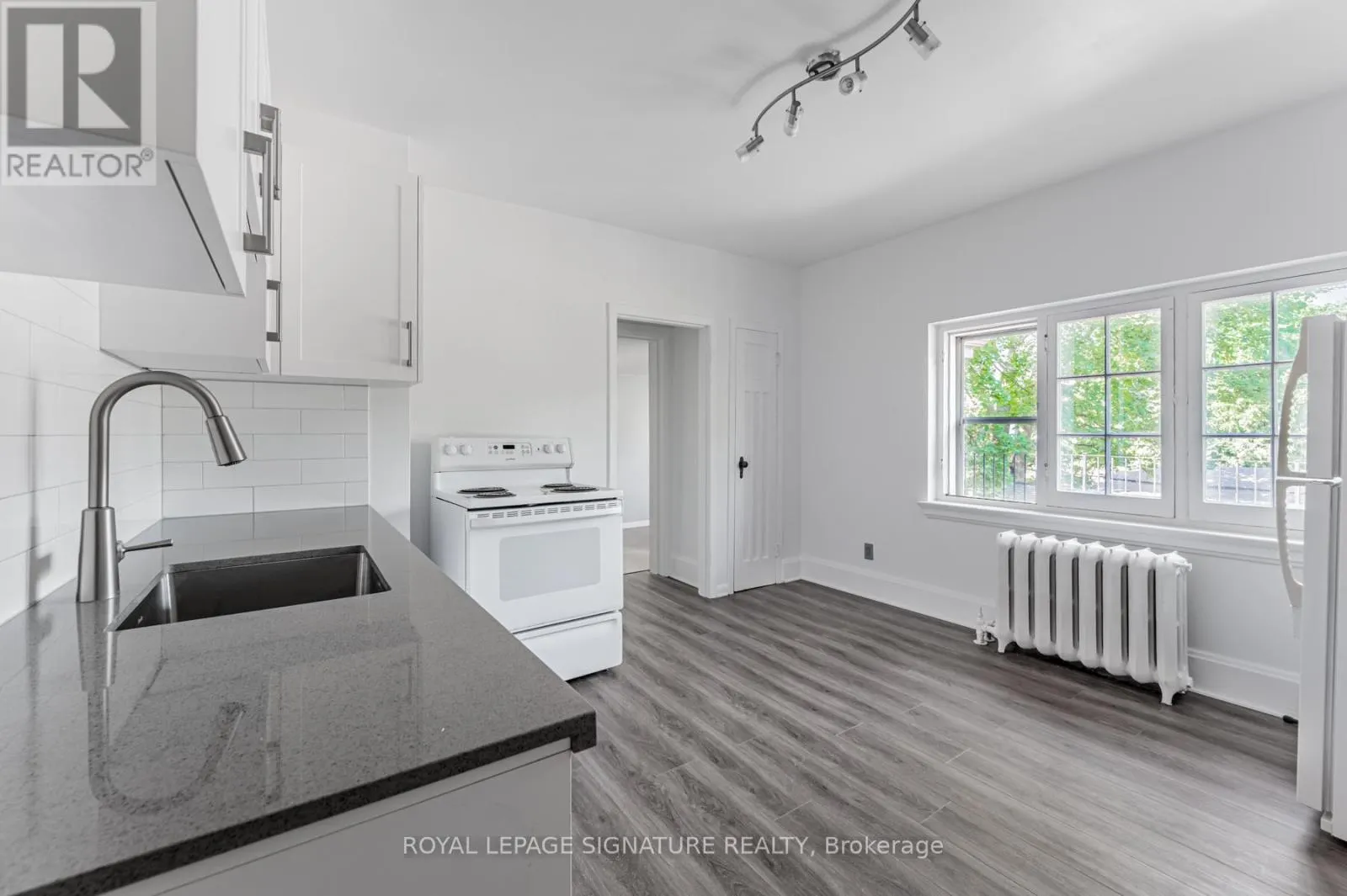 2A - 388 PALMERSTON BOULEVARD