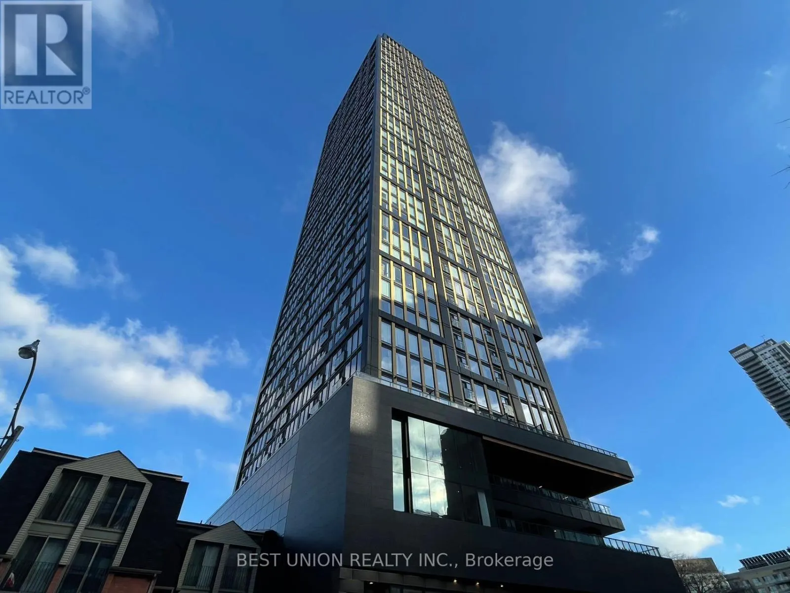 4705 - 319 JARVIS STREET