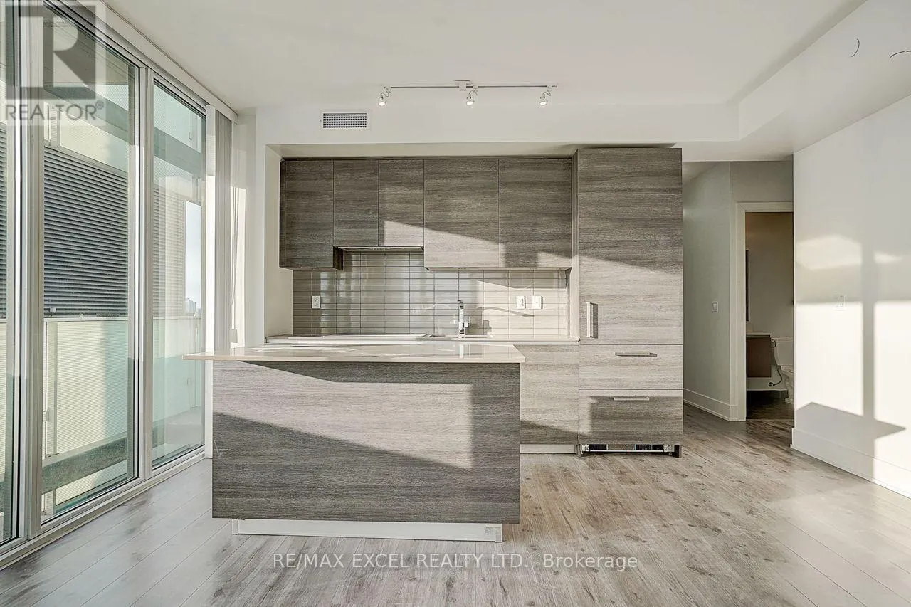 2201 - 200 BLOOR STREET W