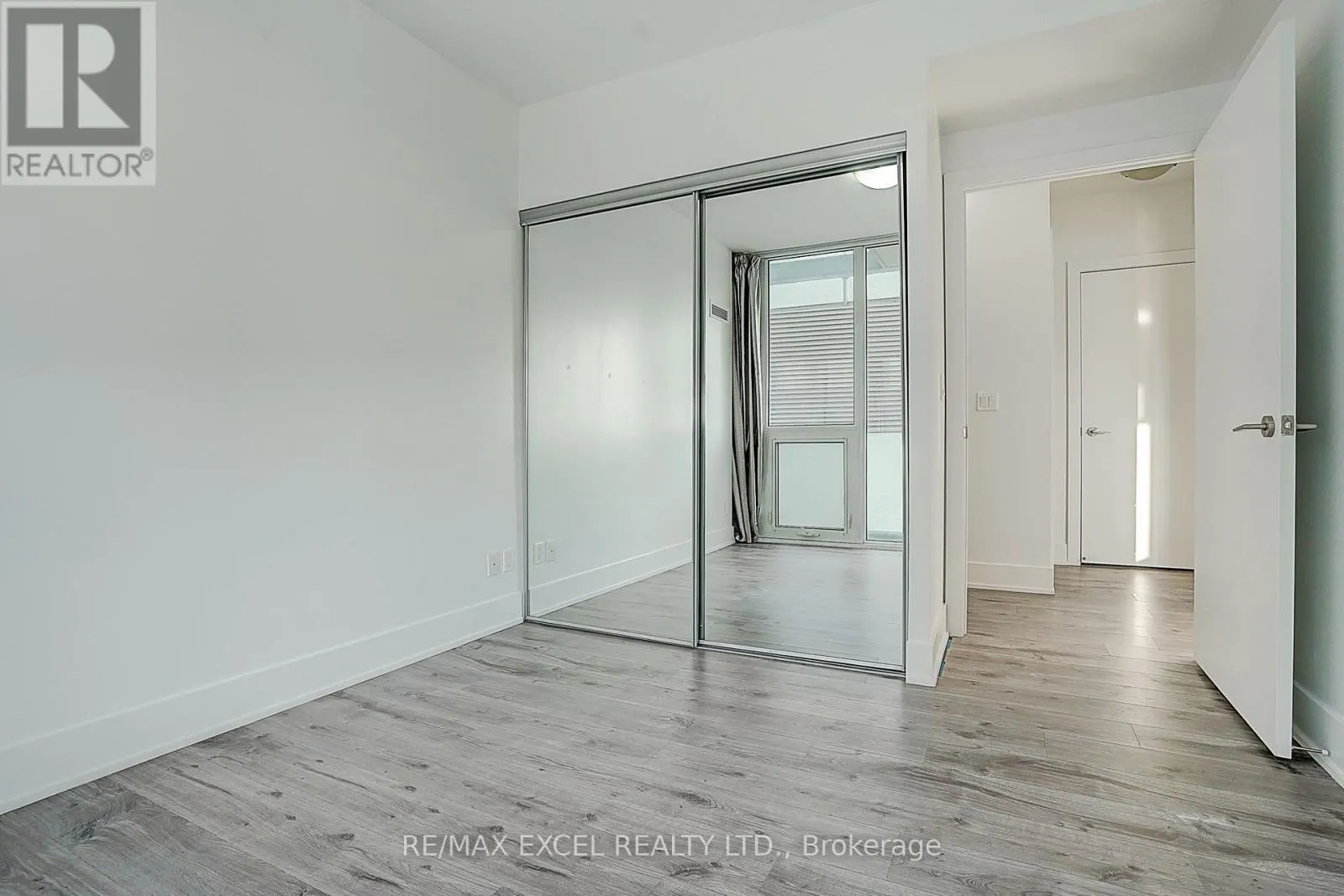 2201 - 200 BLOOR STREET W