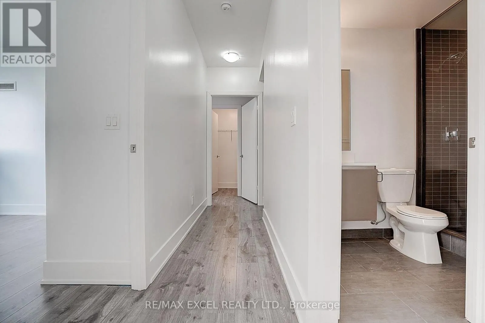 2201 - 200 BLOOR STREET W