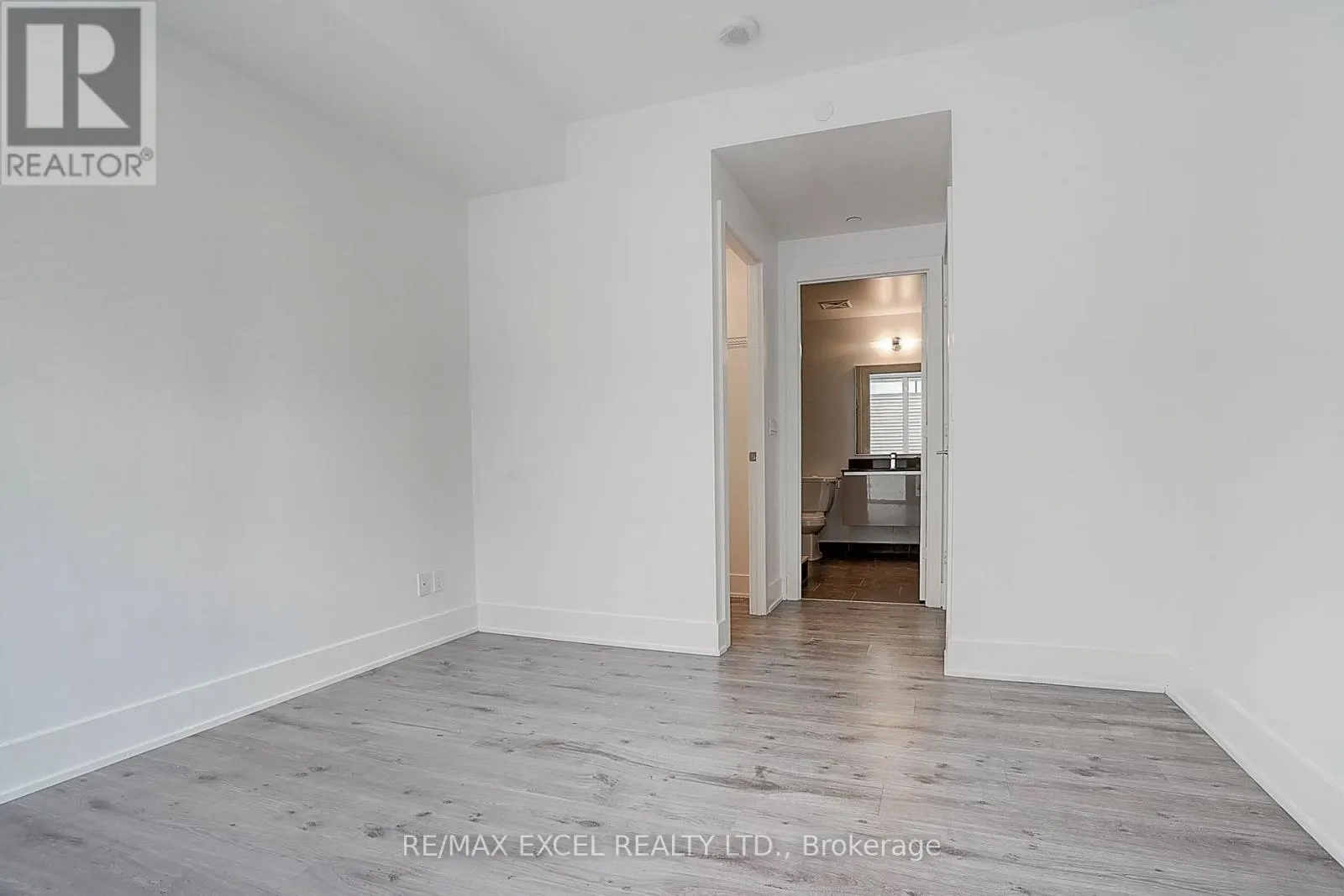 2201 - 200 BLOOR STREET W