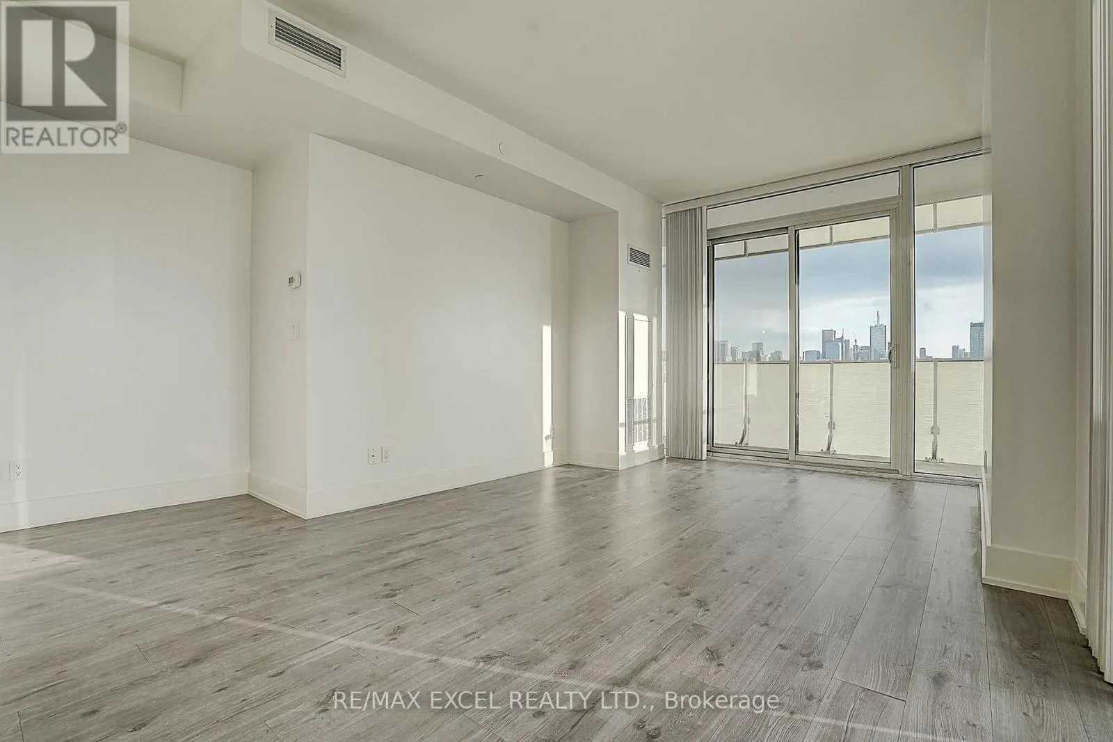 2201 - 200 BLOOR STREET W