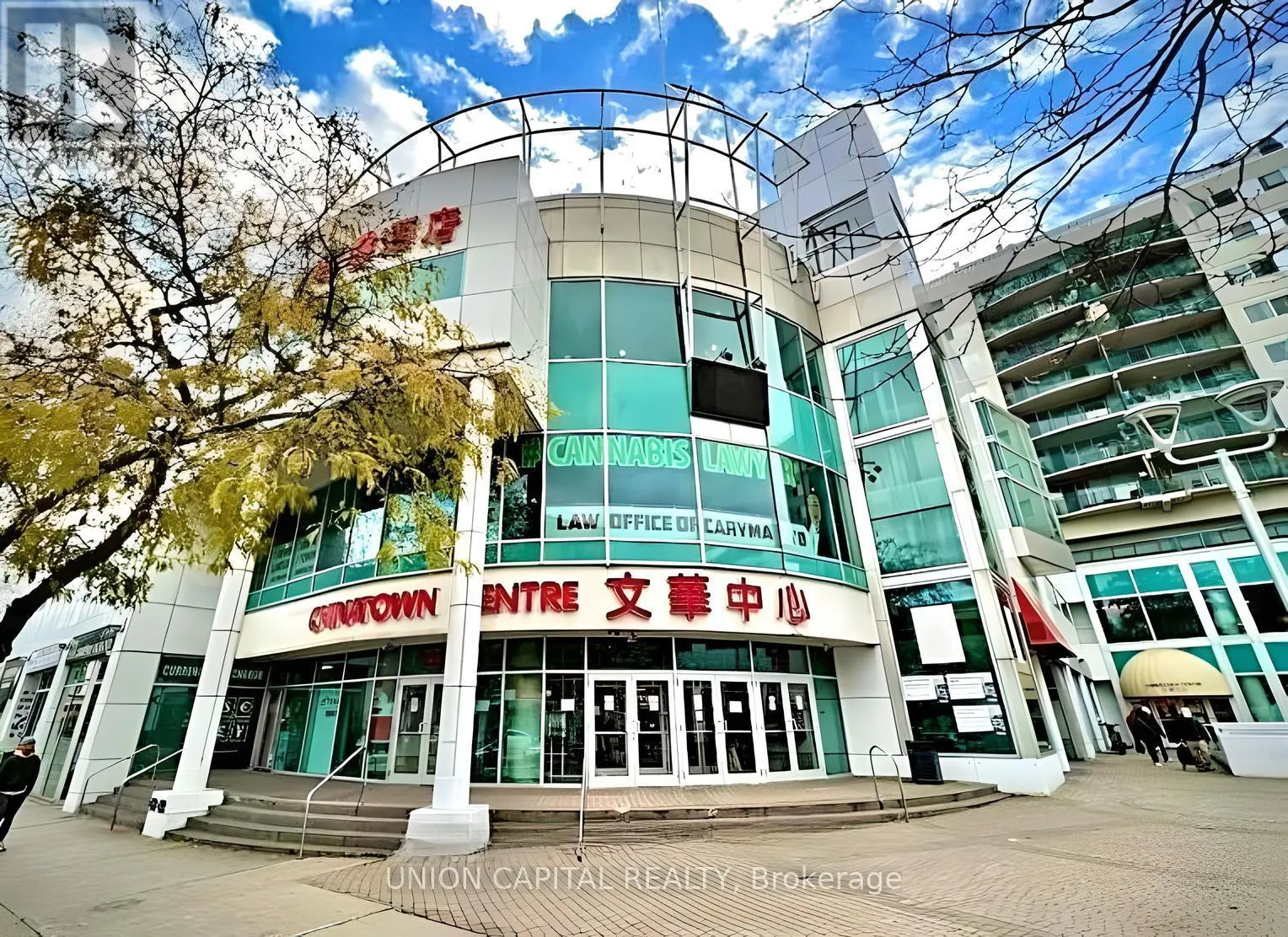 121 - 222 SPADINA AVENUE