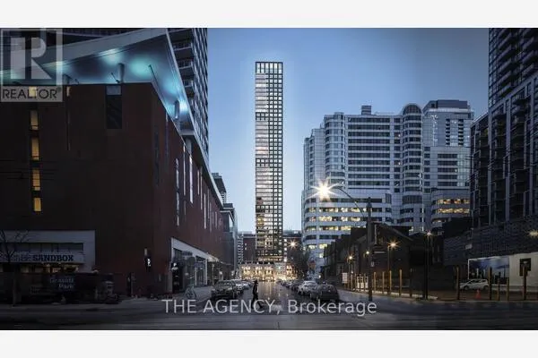 PH01 - 327 KING STREET W