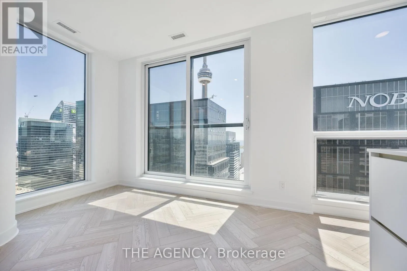 PH01 - 327 KING STREET W