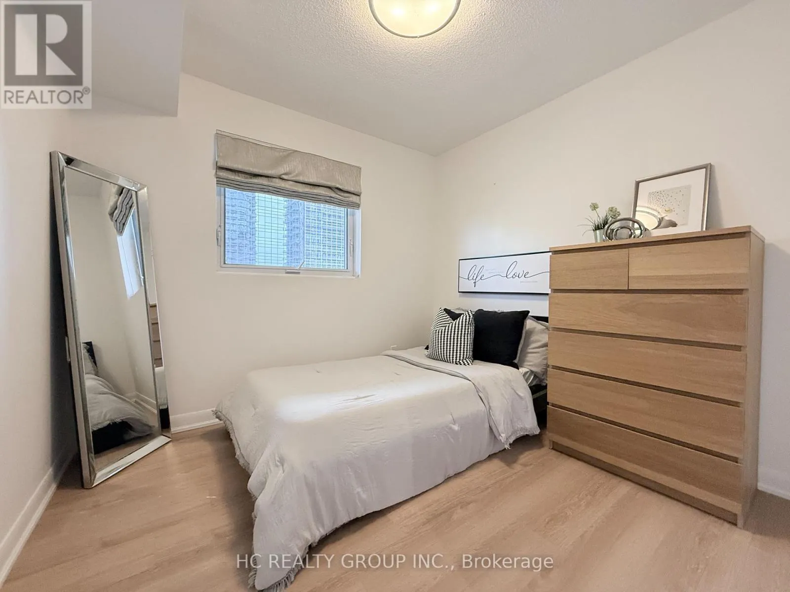 1712 - 5168 YONGE STREET