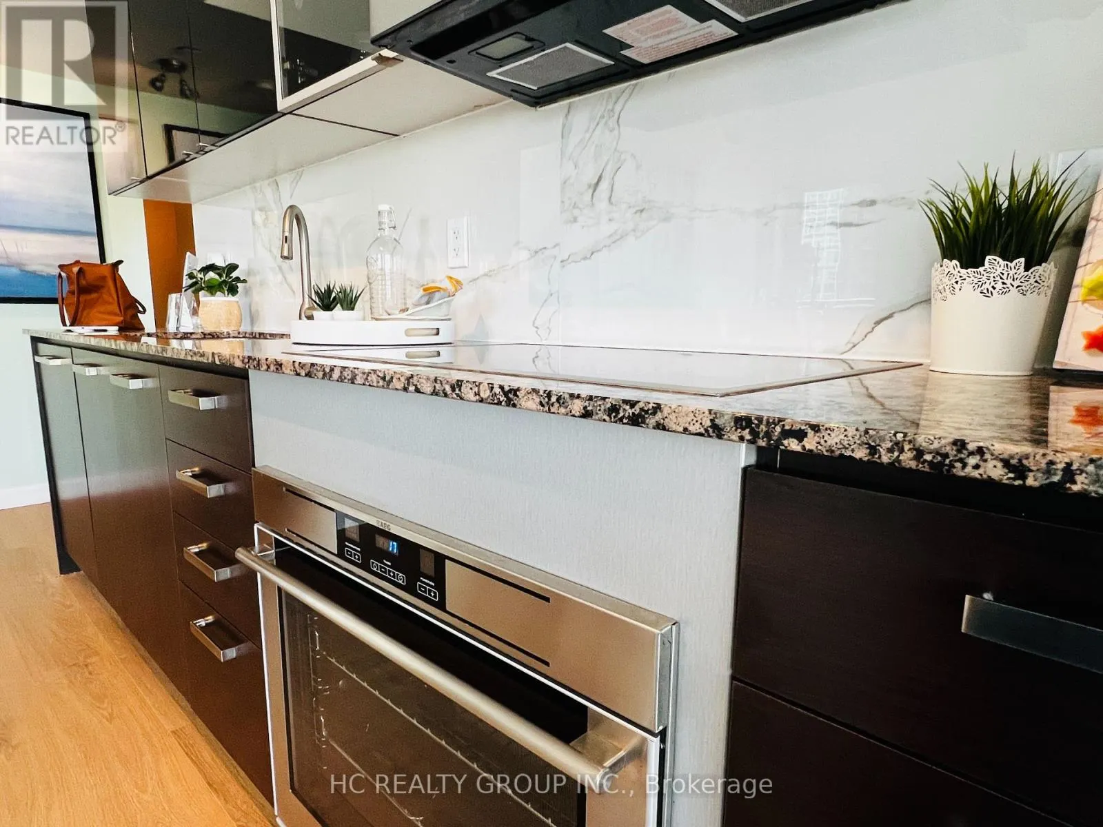 1712 - 5168 YONGE STREET